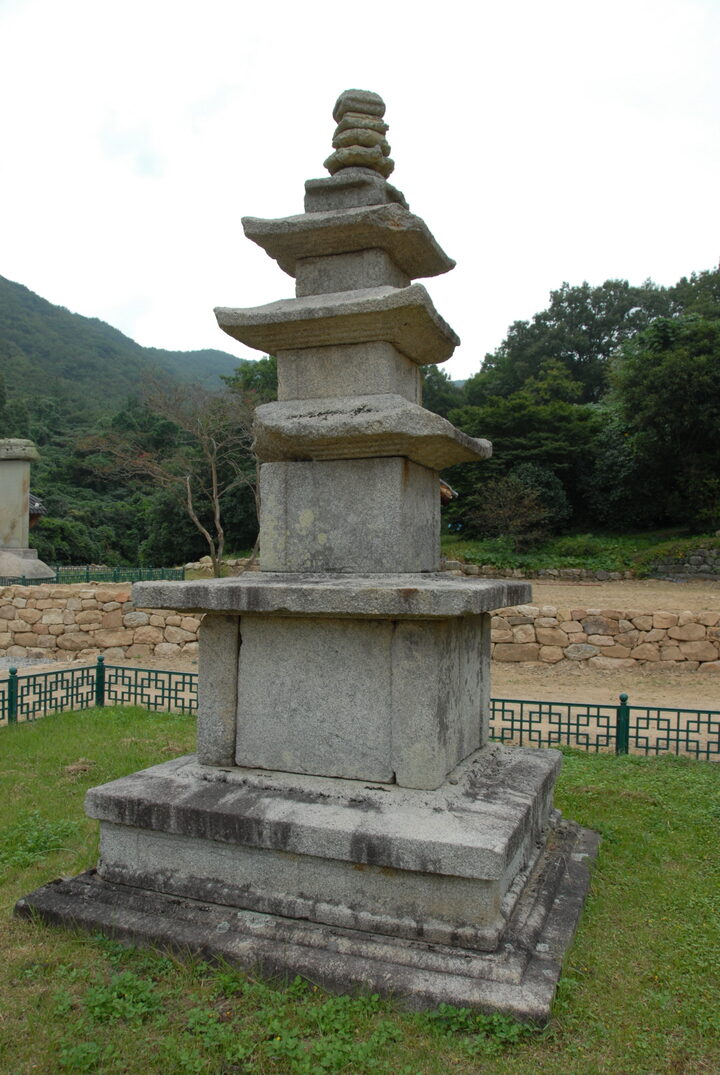 무위사삼층석탑