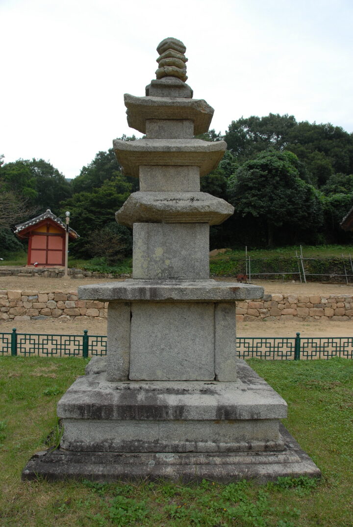 무위사삼층석탑