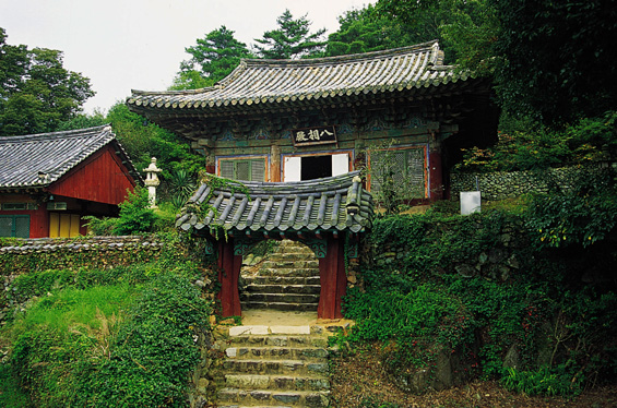 흥국사 팔상전