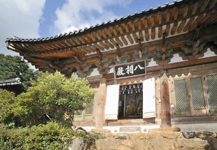 흥국사 팔상전