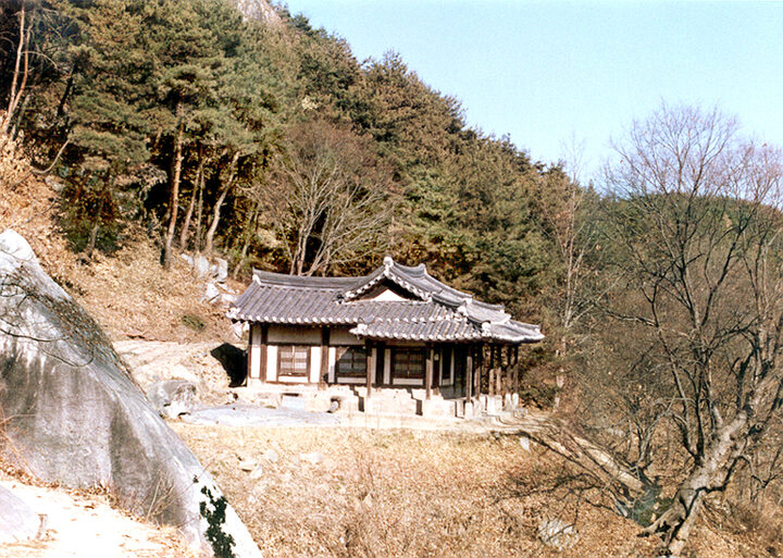석문정전경