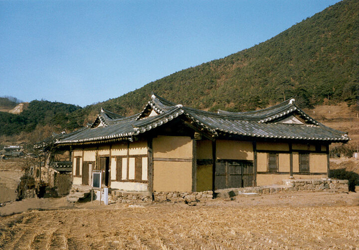 운천재사측면