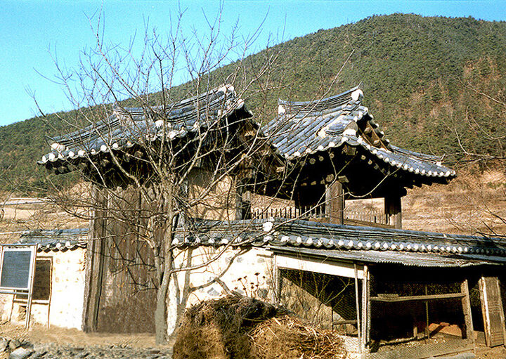 운천신도비(우측)