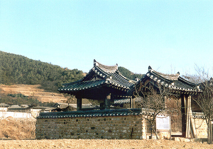 운천신도비(좌측)