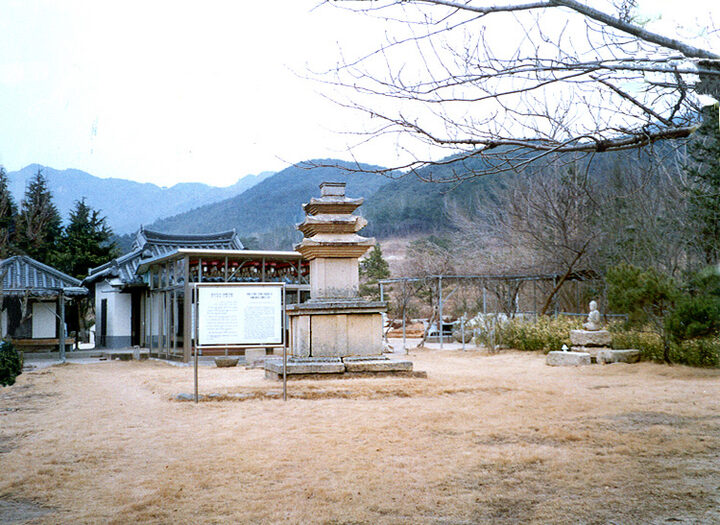 감산사지삼층석탑