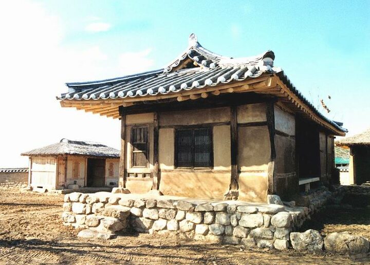 사랑채우측