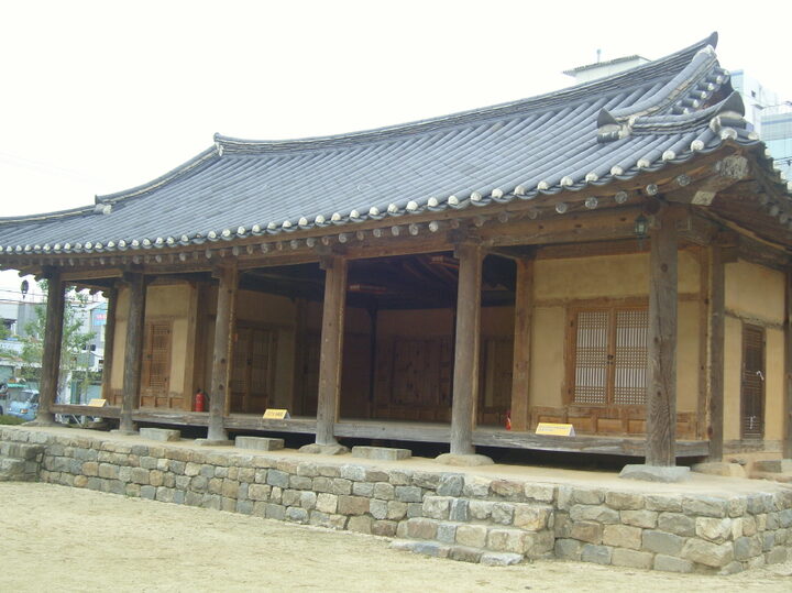 향청 정면