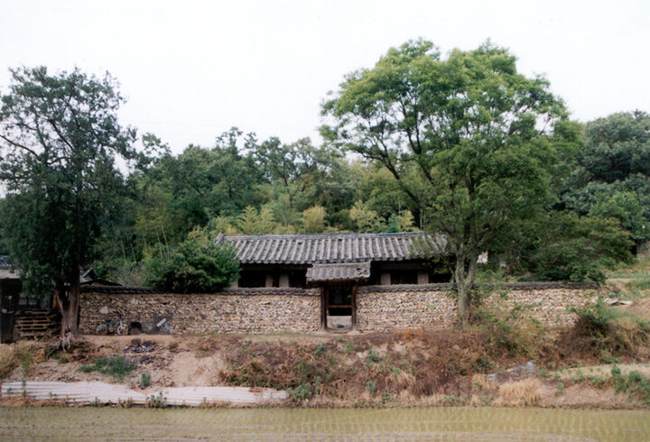 대월재원경