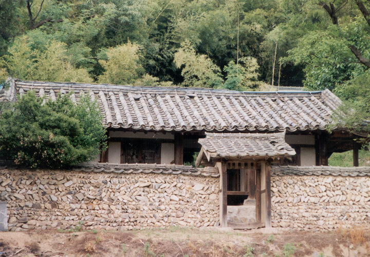 대월재전경