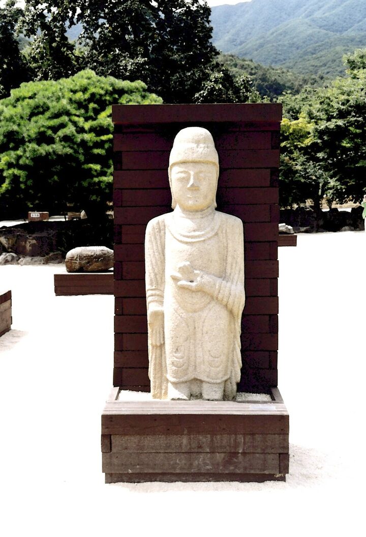 동해사 석조여래 입상