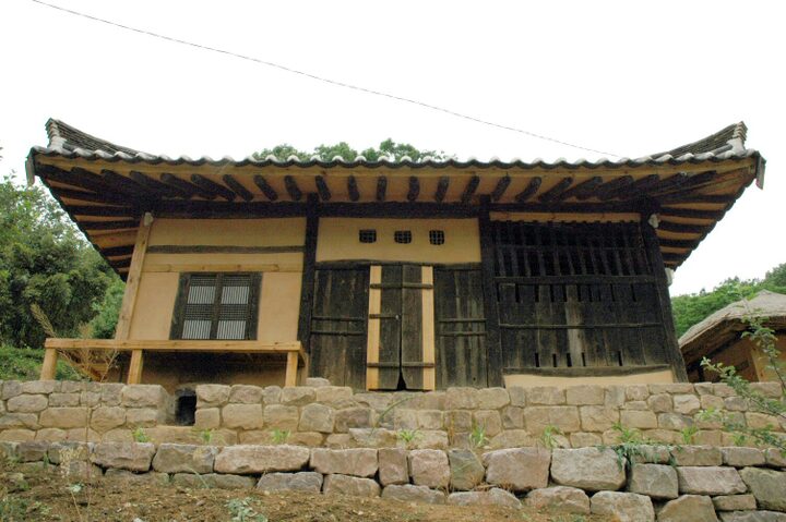 청송 병보재사(정면)