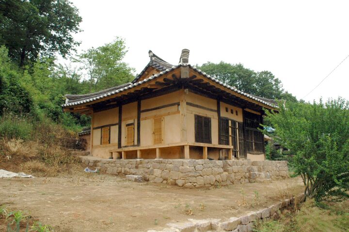 청송 병보재사(측면)