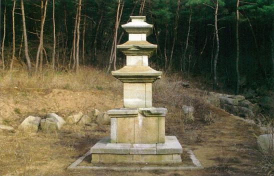 경주남산 포석계 기암곡 제2사지 동삼층석탑(전경)