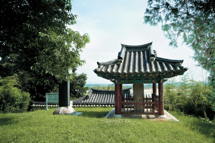 충익공망우당곽재우유허비 전경
