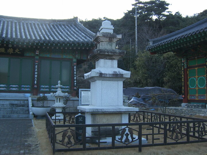 망월석탑 (근경)