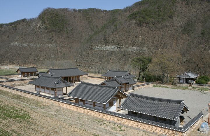 용암서원및 뇌룡정 근경