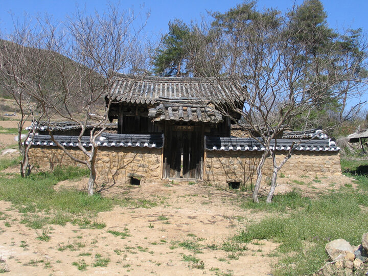 합천구평윤씨신도비