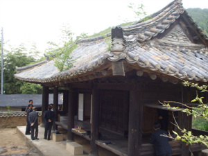 우측면