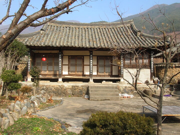 하동 동매리 김씨고가(사랑채)