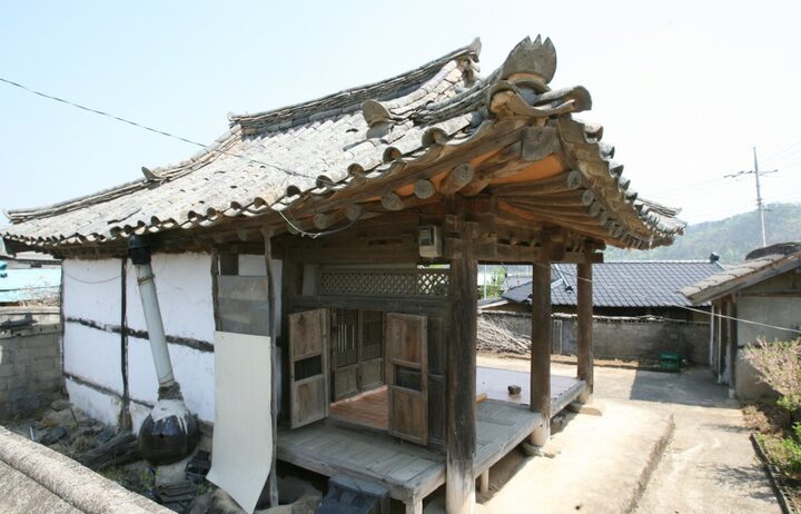 임강정 측면