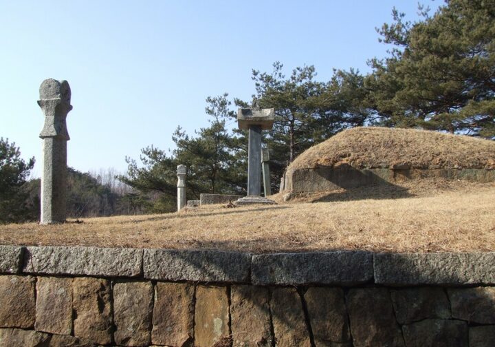 감정정공 권집덕의 묘  우측