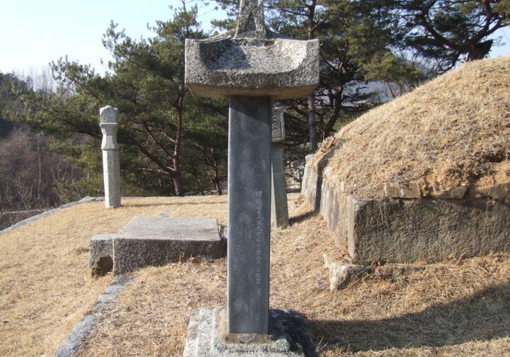감정정공 권집덕의 묘  주변 석물