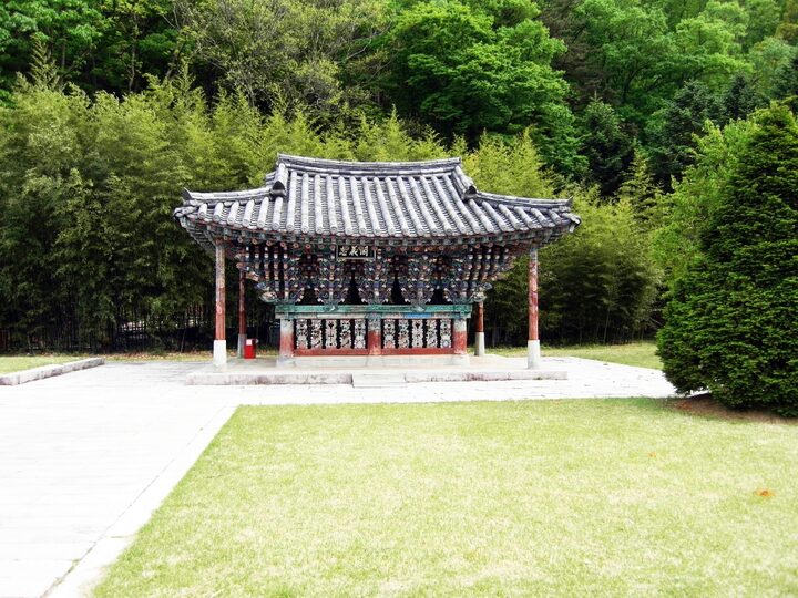 충의각 전경