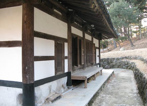 배면