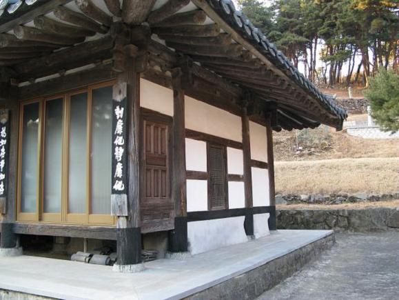 우측면