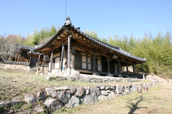 육우당 좌측면