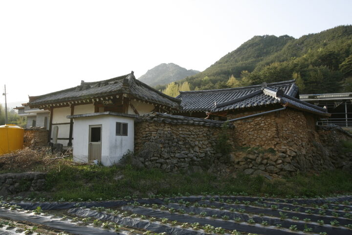 동산재 원경