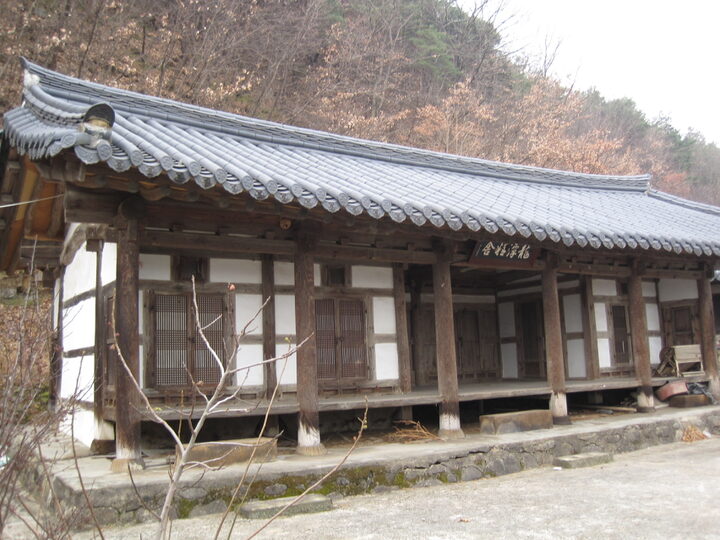 용담정사전면