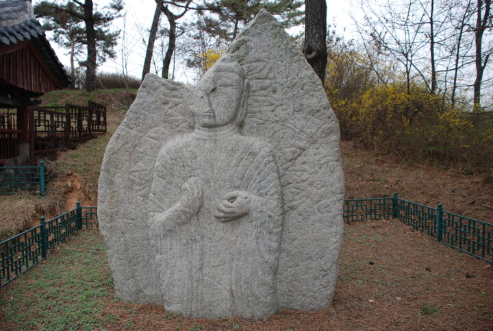 연동 송용리 마애여래입상 전경1