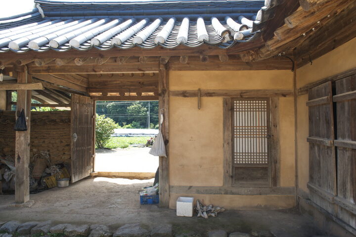 중문채 뒷모습