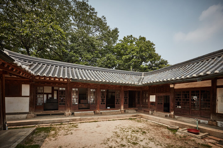 문화재자료오리이원익종택및관감당_종택 앞마당