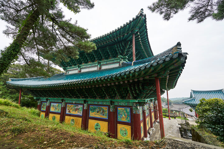 제주특별자치도 문화재자료 선덕사 대적광전_뒤-우측면02