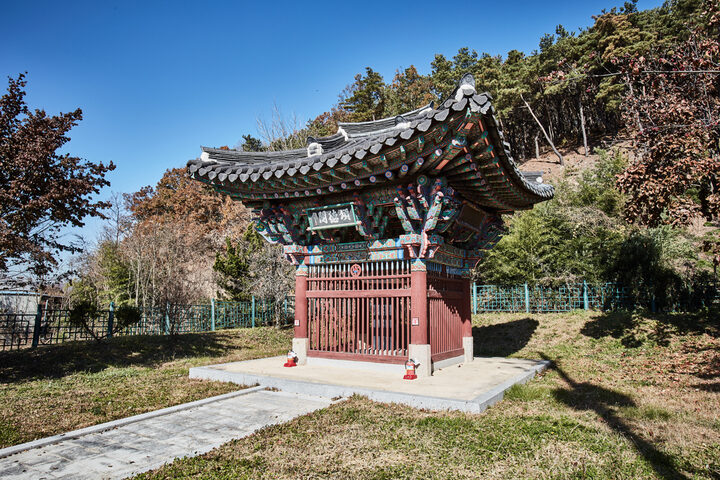 문화재자료_보은 김진묵송덕비및비각_측면