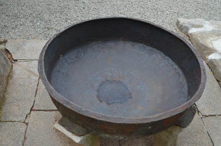 고성 옥천사 청련암 철제 솥 2