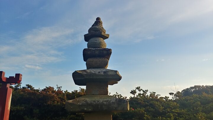 남해 신흥사지 삼층석탑