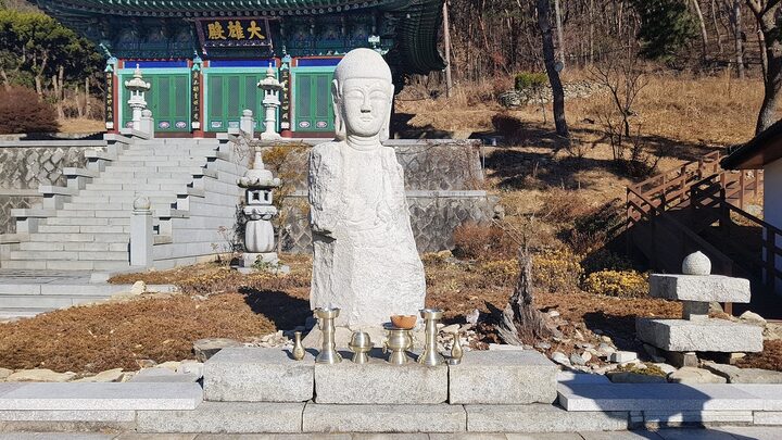 송암사 석조여래입상