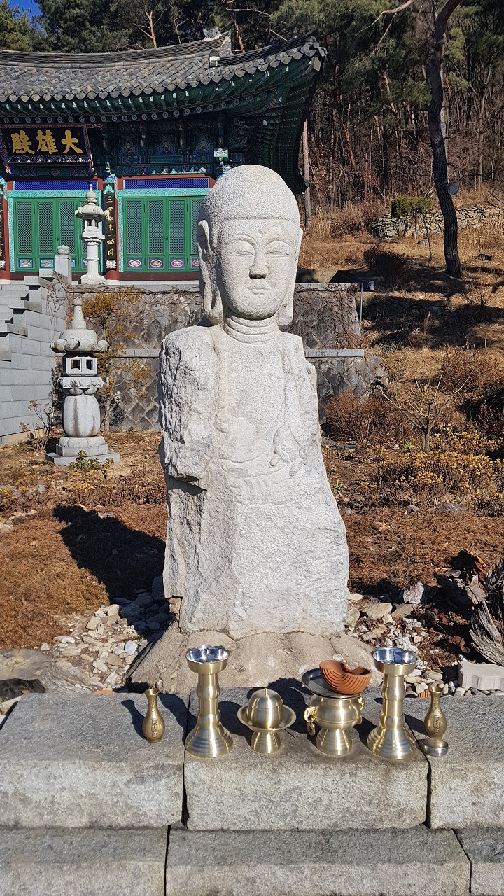 송암사 석조여래입상