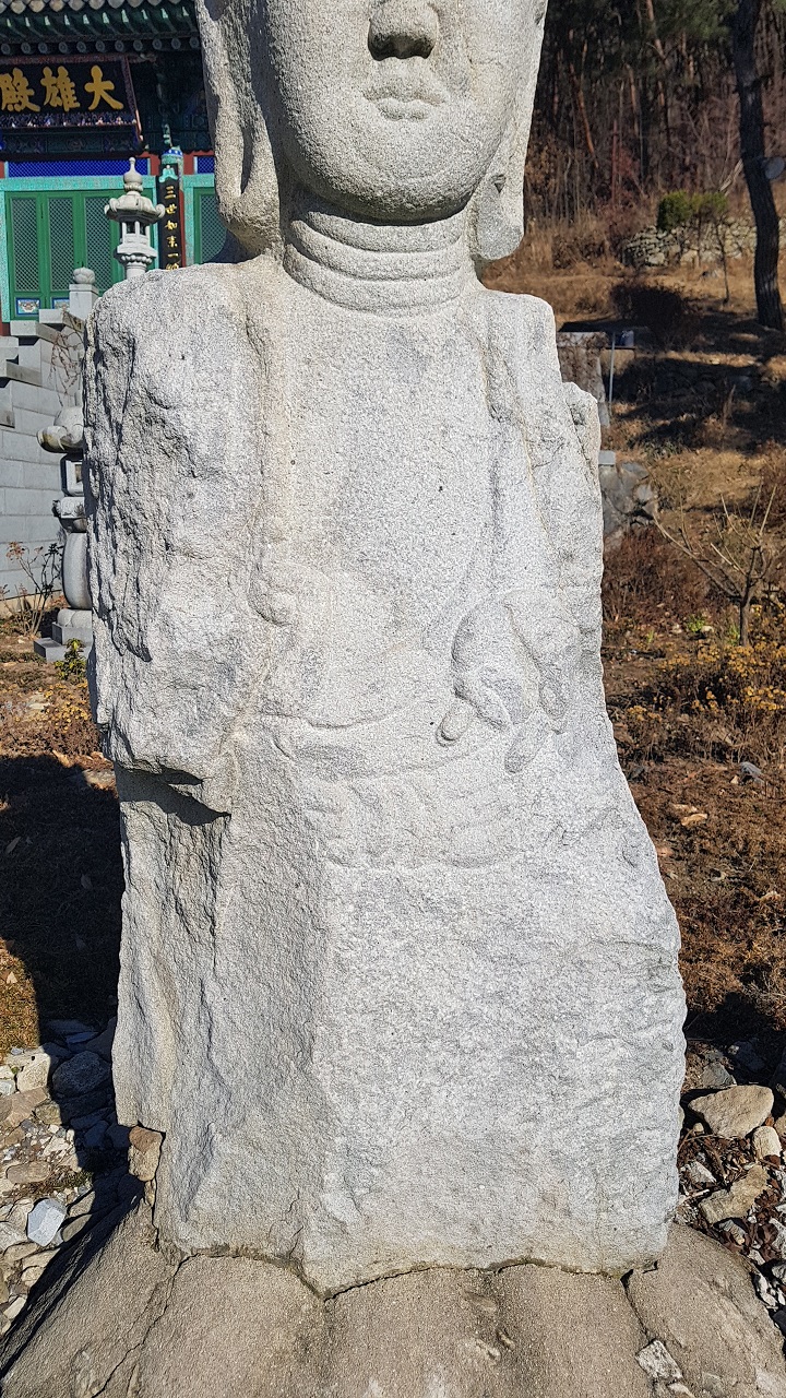송암사 석조여래입상