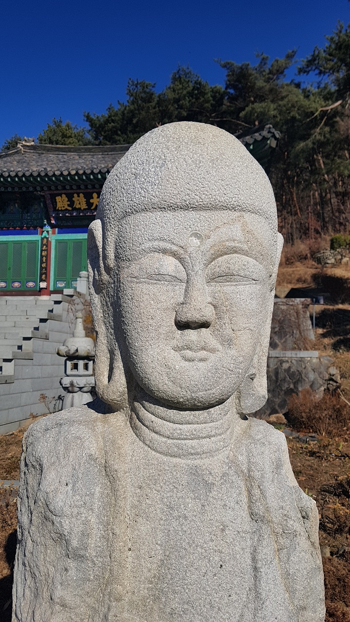 송암사 석조여래입상