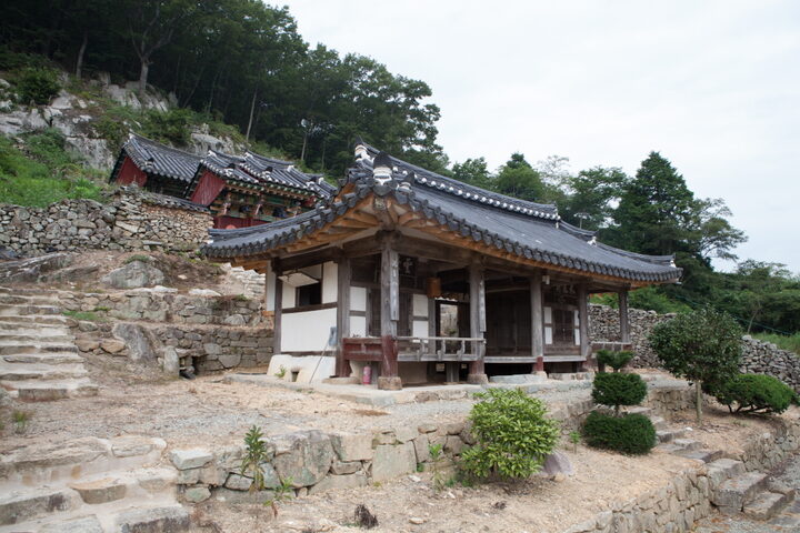 고성 호암사_측면 (촬영년도 : 2015년)