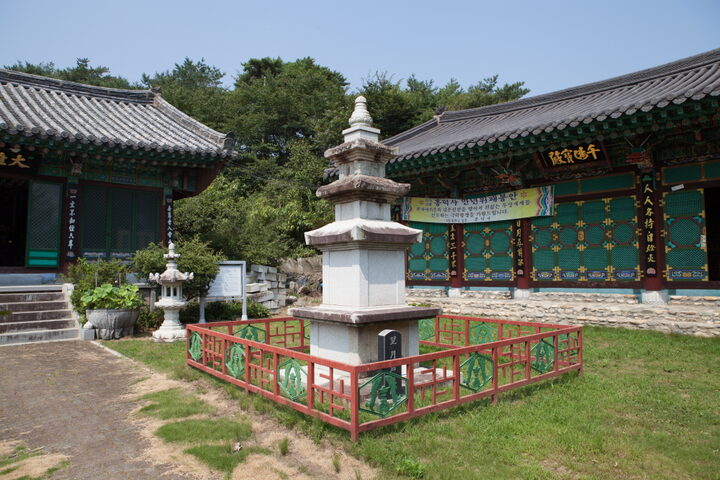김해 망월석탑 (촬영년도 : 2015년)