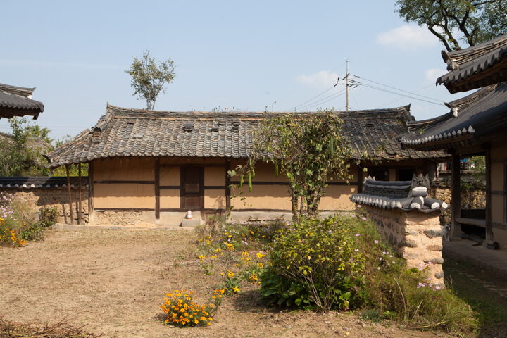 산청단계리권씨고가_측면 전경 (촬영년도 : 2015년)