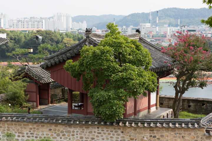 진주 의기사_후면 전경 (촬영년도 : 2015년)