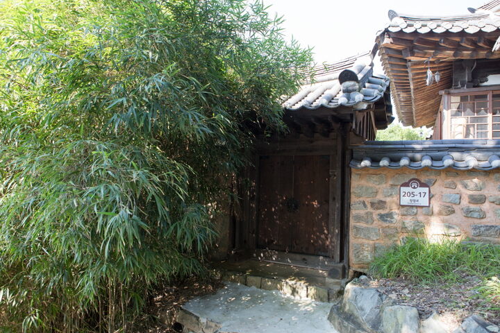진주 비봉루_입구 (촬영년도 : 2015년)