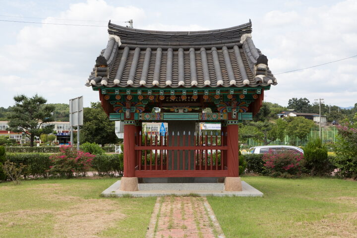 창녕 성사제 신도비_전경 (촬영년도 : 2015년)