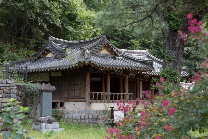 창녕 부용정_좌측 (촬영년도 : 2015년)